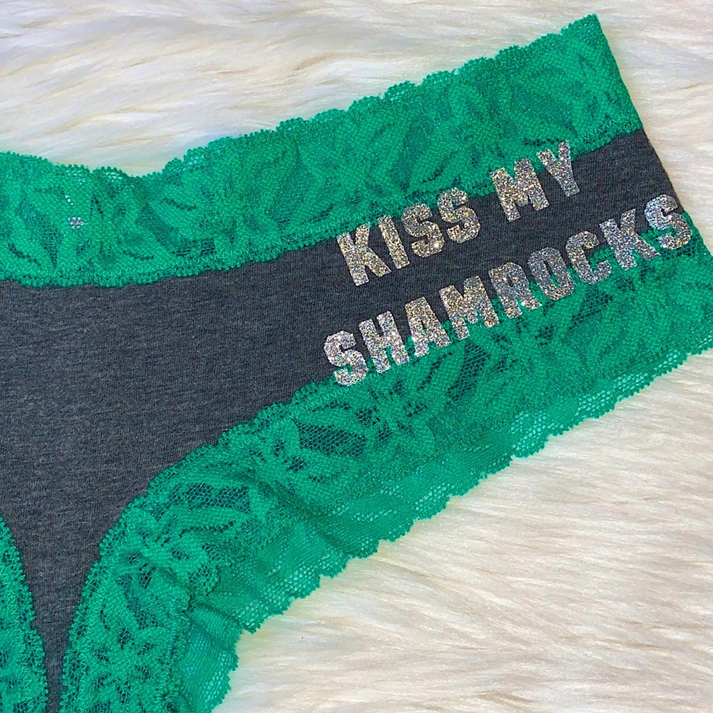 VS PINK • 2018 “Kiss My Shamrocks” Extra Lowrise Cheekster Panty